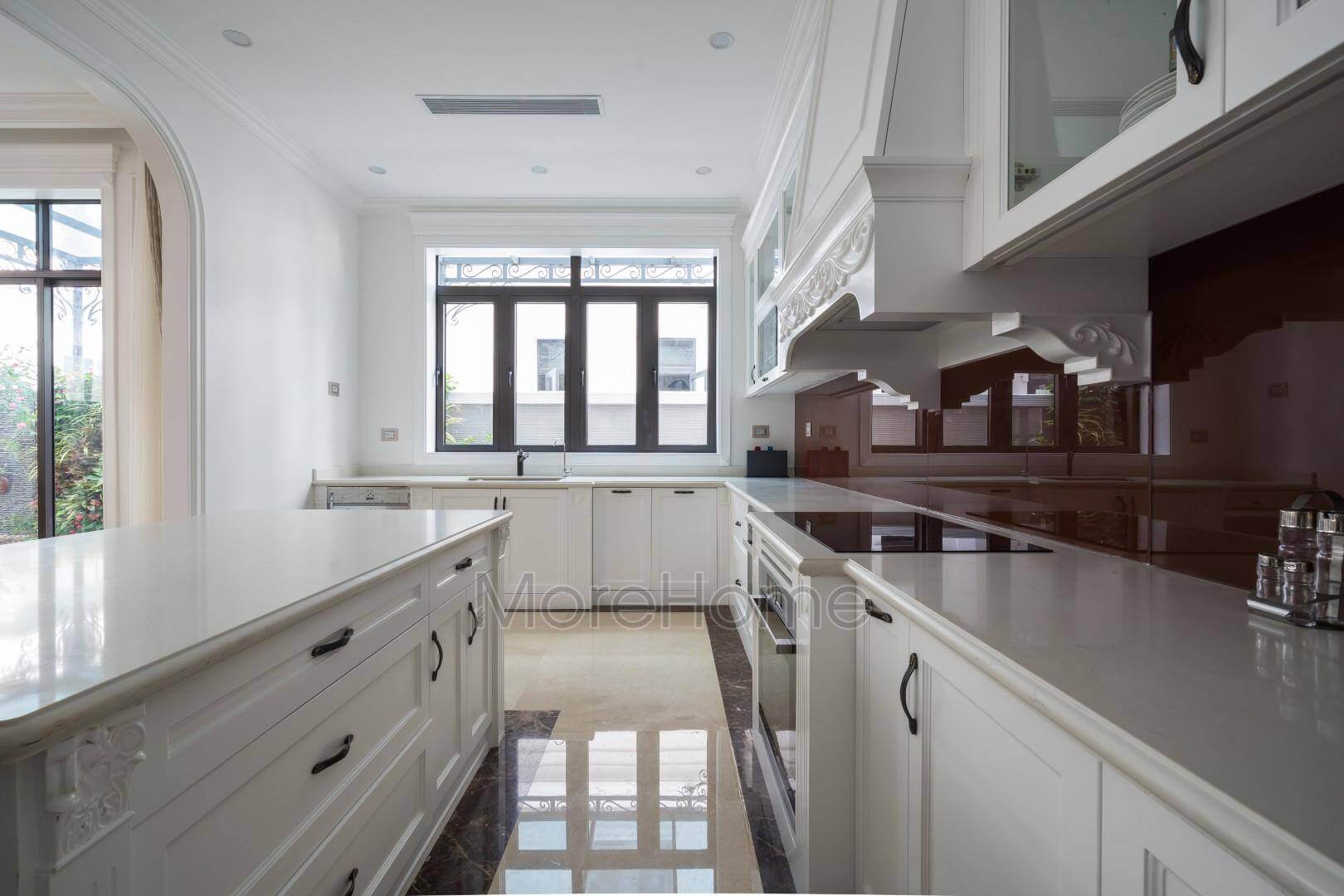 Hệ tủ bếp sử dụng tay nắm Ý phụ kiện tủ bếp Hafele chất lượng cao đảm bảo chất lượng Tủ bếp đẹp, sang trọng và đẳng cấp