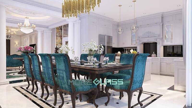 Mẫu thiết kế phòng bếp liền phòng ăn biệt thự sang trọng mang phong cách quý tộc.