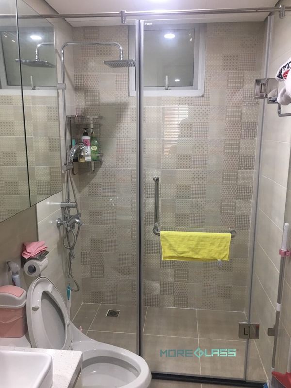 Thi công vách tắm kính 180 độ cho một không gian phòng tắm sạch sẽ, hiện đại mà tinh tế tại Mỗ Lao, Hà Đông